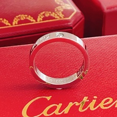 大小尺寸:6号、7号、8号【Cartie*最新款🆕🆕银色单钻戒指】一致官网黄铜材质,非常的上镜‼️设计很 大小尺寸:6号、7号、8号【Cartie*最新款🆕🆕银色单钻戒指】一致官网黄铜材质,非常的上镜‼️设计很