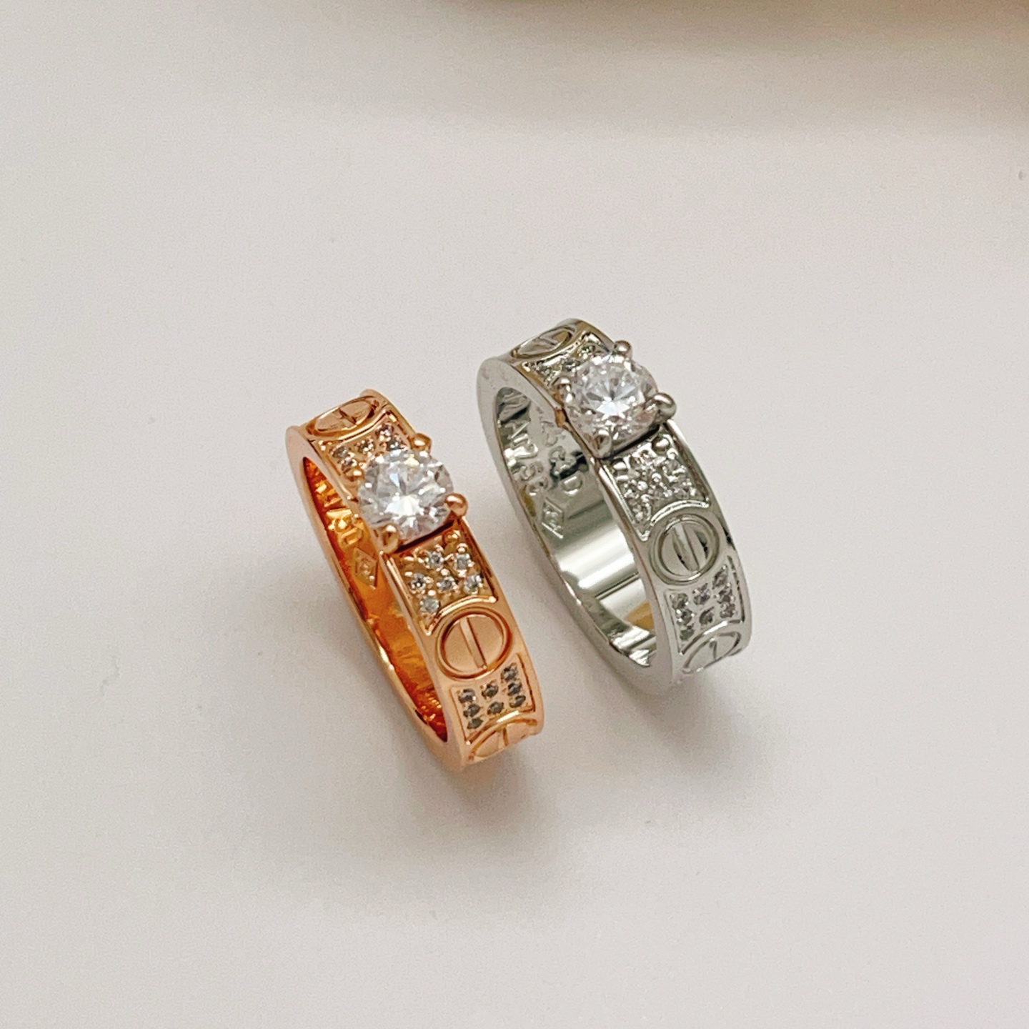 Cartier Cartie*最新款，非常的上镜‼ 设计很特别值得入手 高级手工坊系列