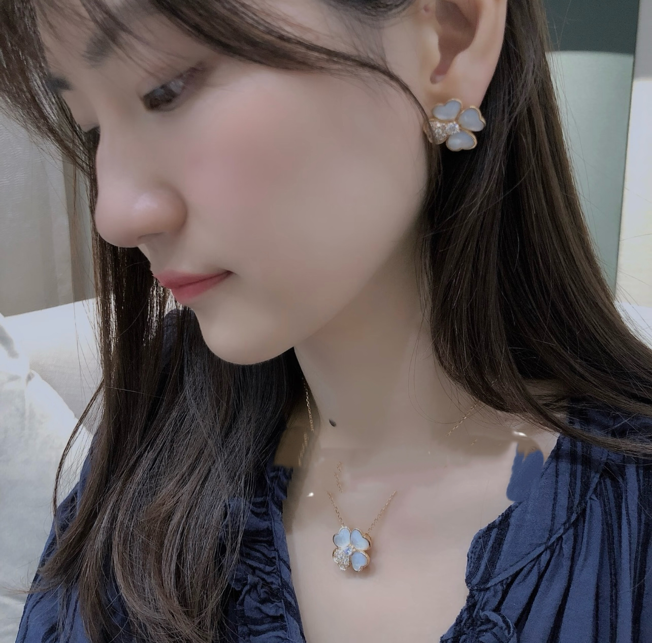 【VanCleef*ArPel*梵克雅宝最新款🆕🆕玫瑰金镶钻幸运草耳钉】一致官网黄铜材质，非常的上镜‼️