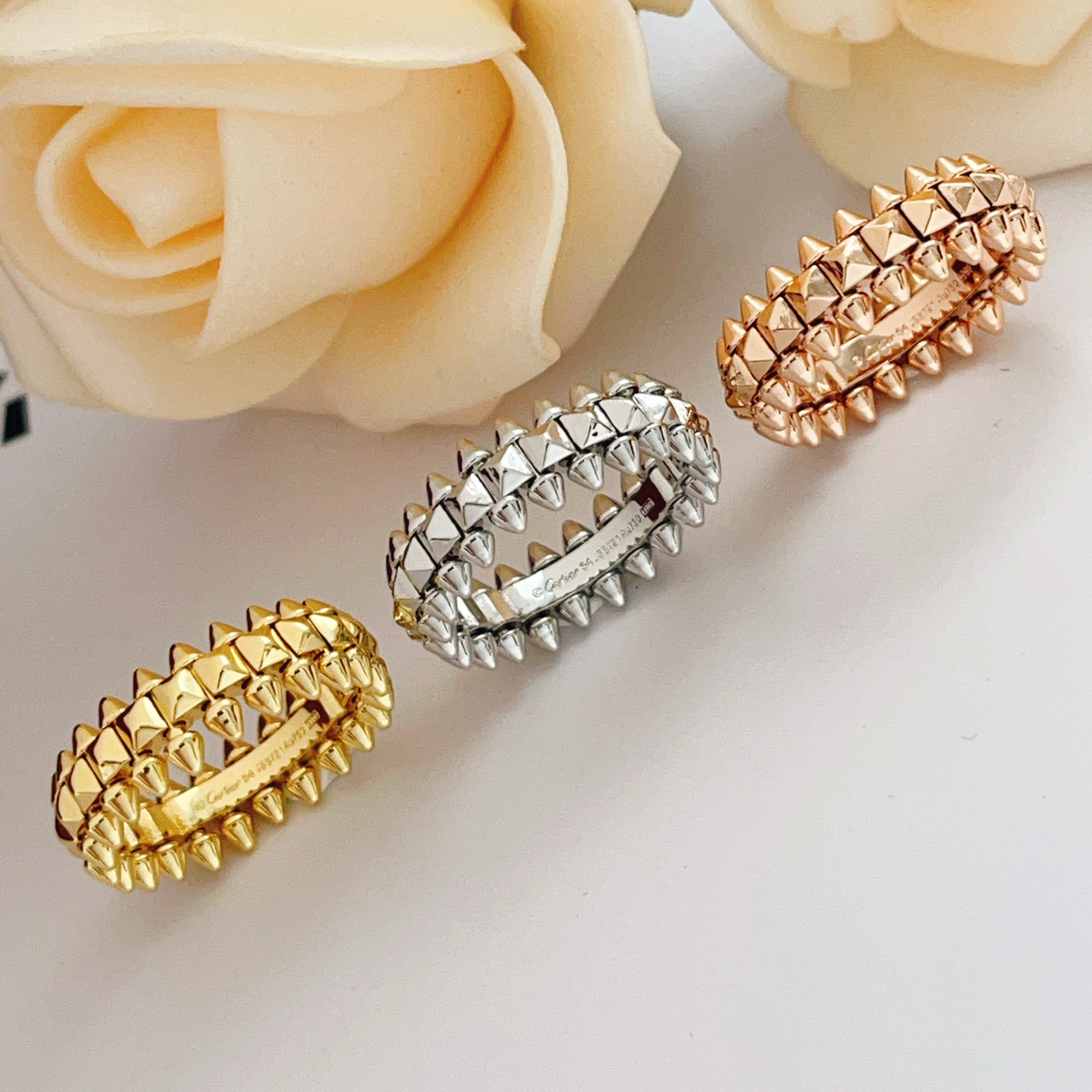 Cartier Cartie*最新款，非常的上镜‼ 设计很特别值得入手 高级手工坊系列