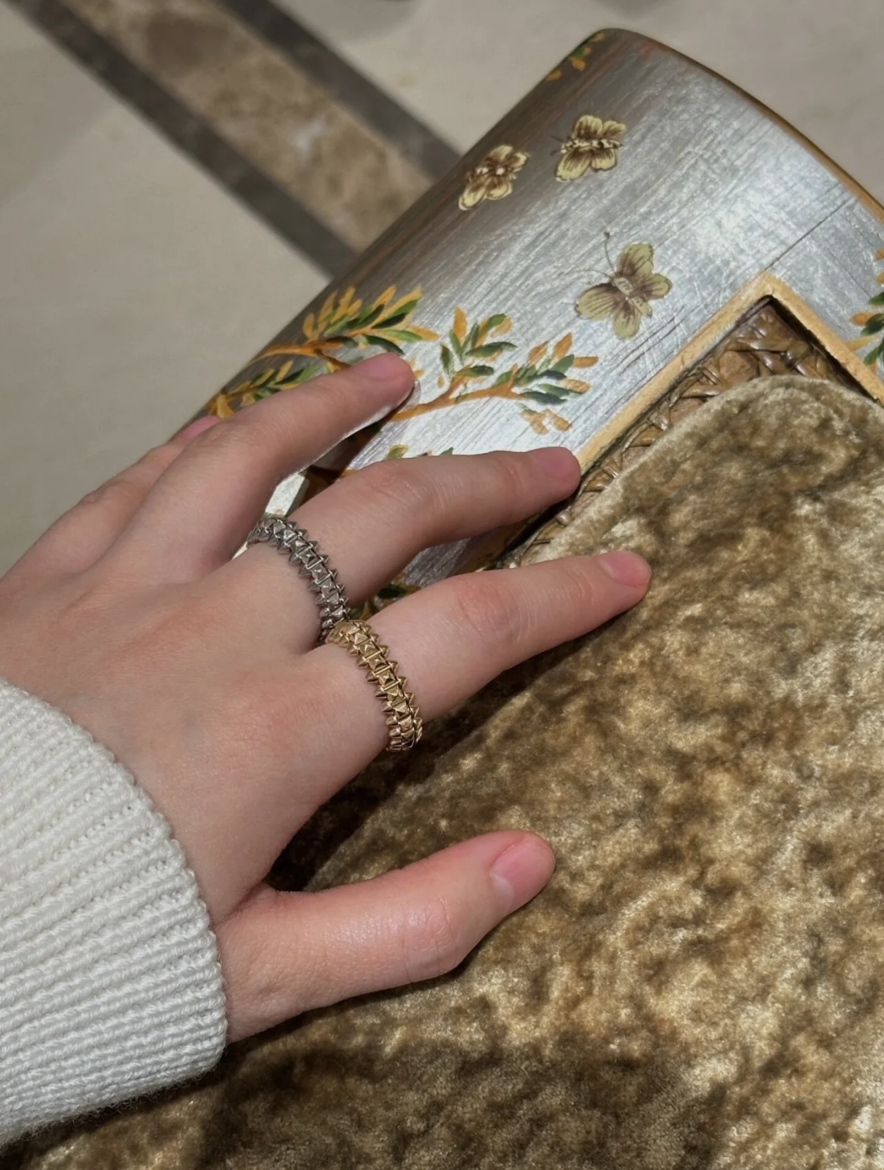 Cartier Cartie*最新款，非常的上镜‼ 设计很特别值得入手 高级手工坊系列