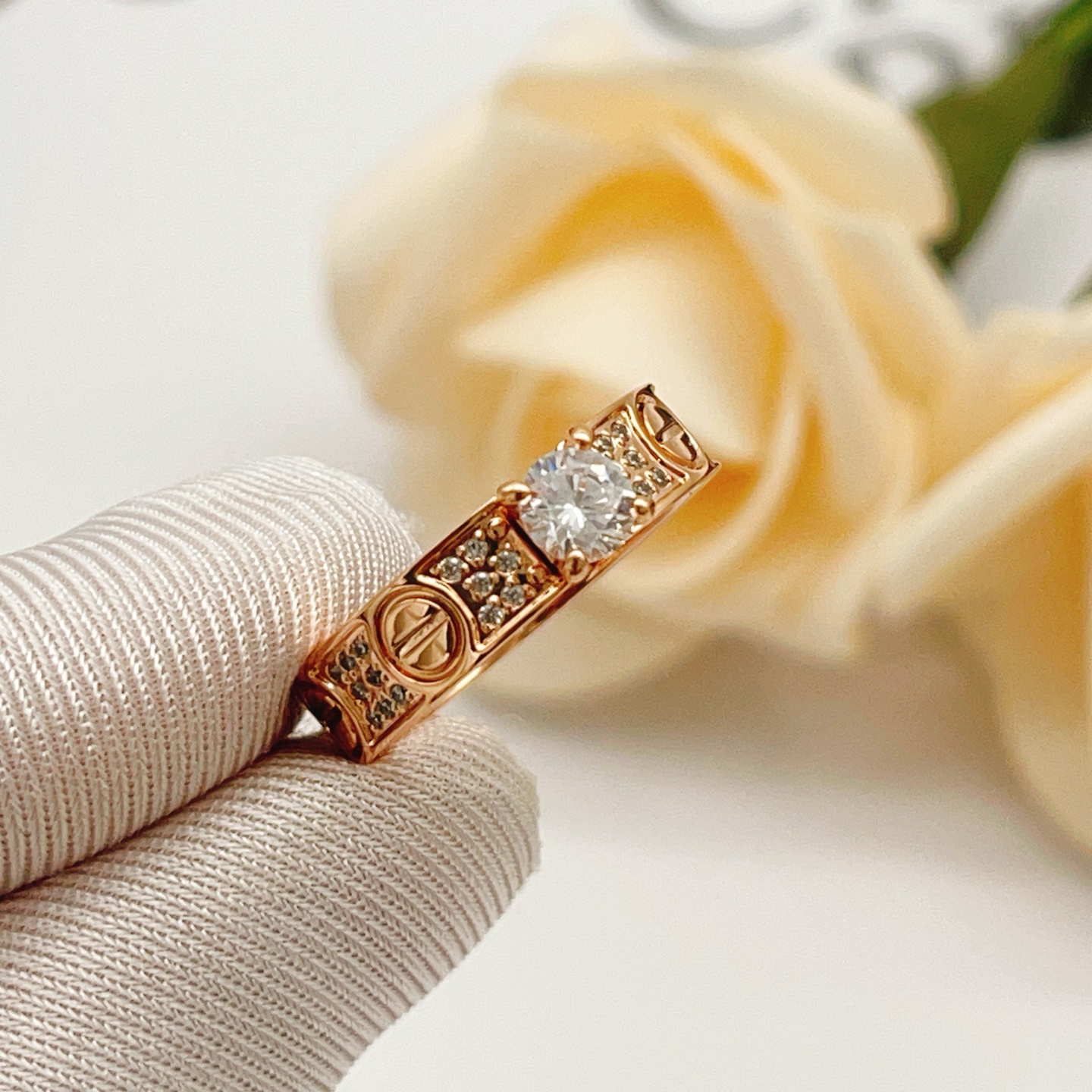 Cartier Cartie*最新款，非常的上镜‼ 设计很特别值得入手 高级手工坊系列