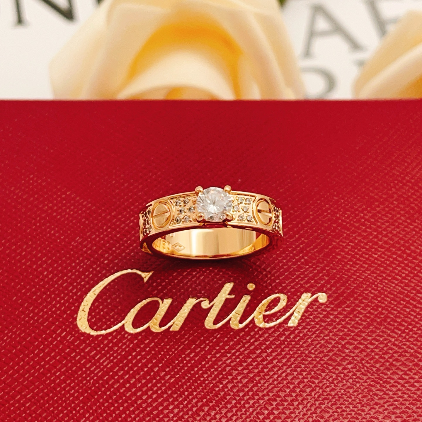 Cartier Cartie*最新款，非常的上镜‼ 设计很特别值得入手 高级手工坊系列