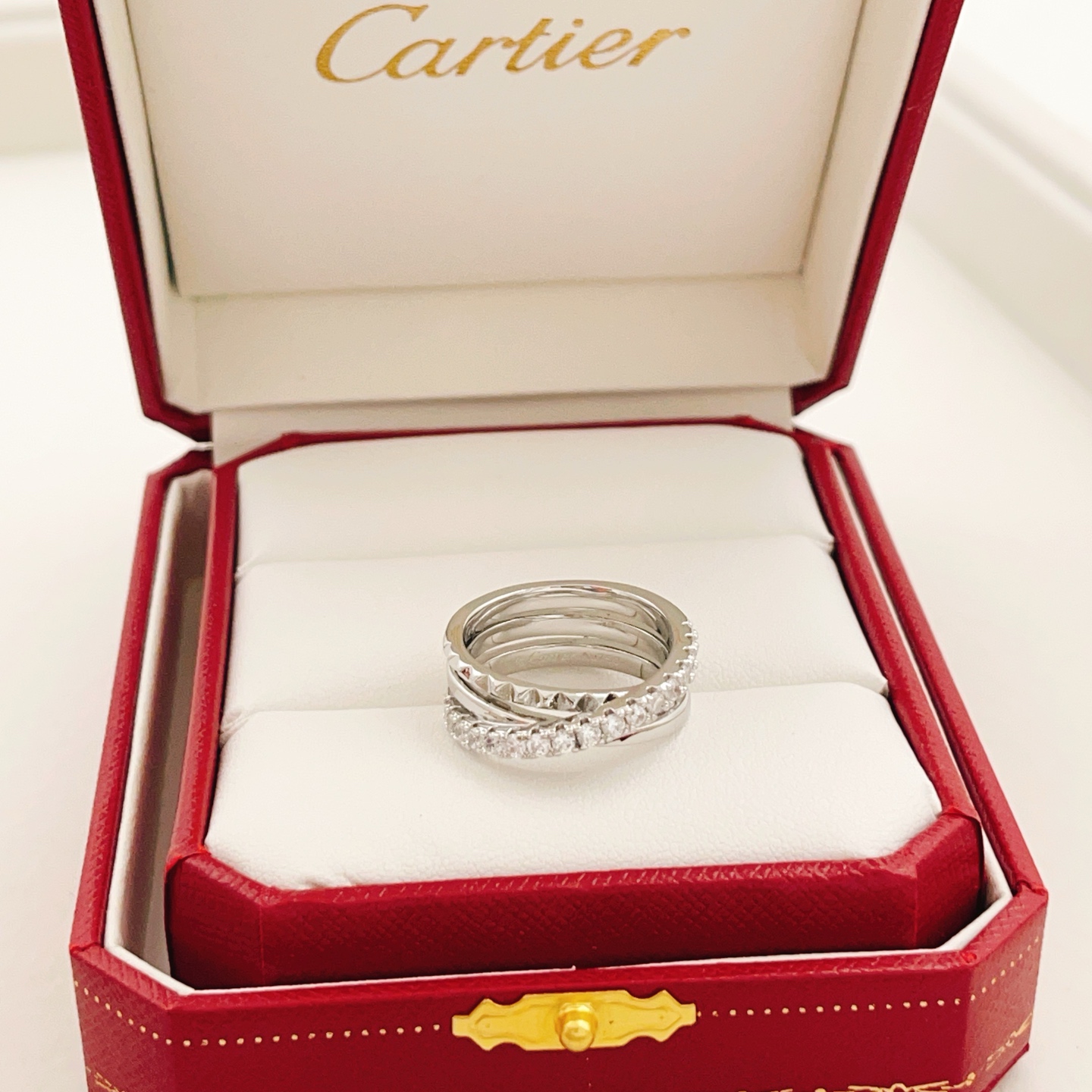 Cartier Cartie*卡地亚最新款，非常的上镜‼ 设计很特别值得入手 高级手工坊系列