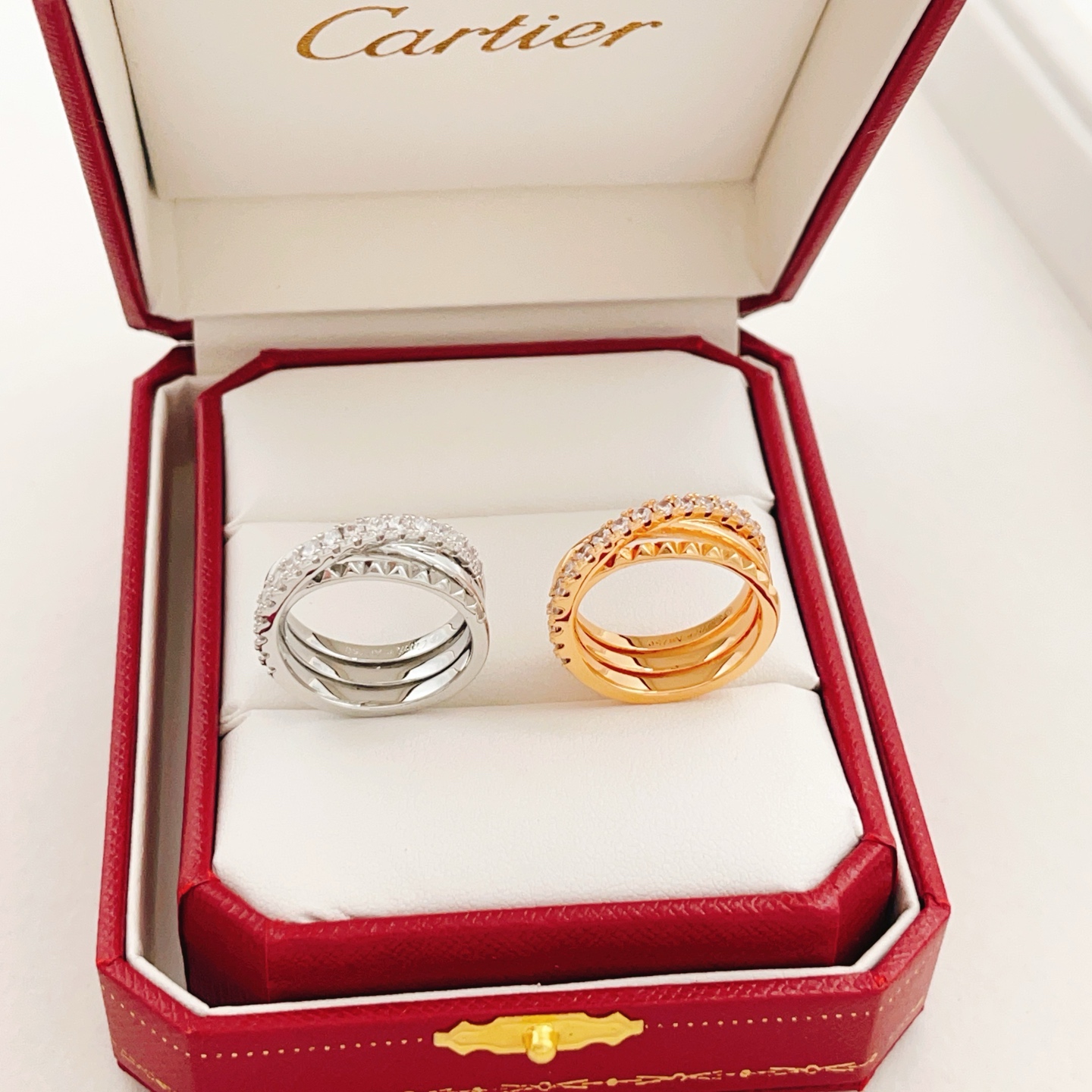 Cartier Cartie*卡地亚最新款，非常的上镜‼ 设计很特别值得入手 高级手工坊系列