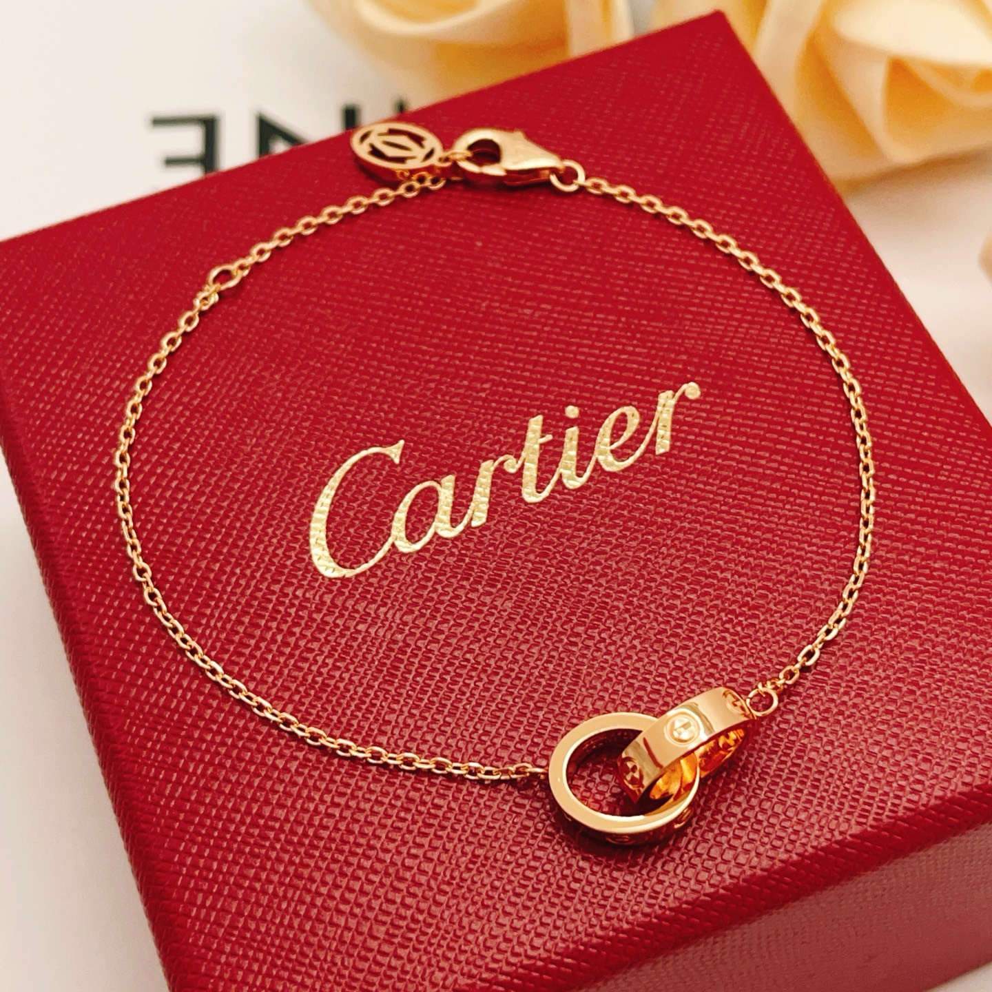 Cartier Cartie*卡地亚最新款，非常的上镜‼ 设计很特别值得入手 高级手工坊系列
