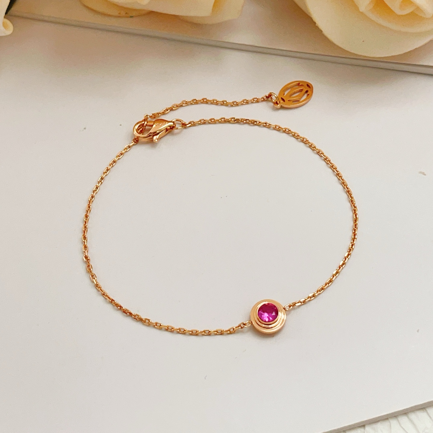Cartier Cartier*卡地亚最新款，非常的上镜‼ 设计很特别值得入手 高级手工坊系列