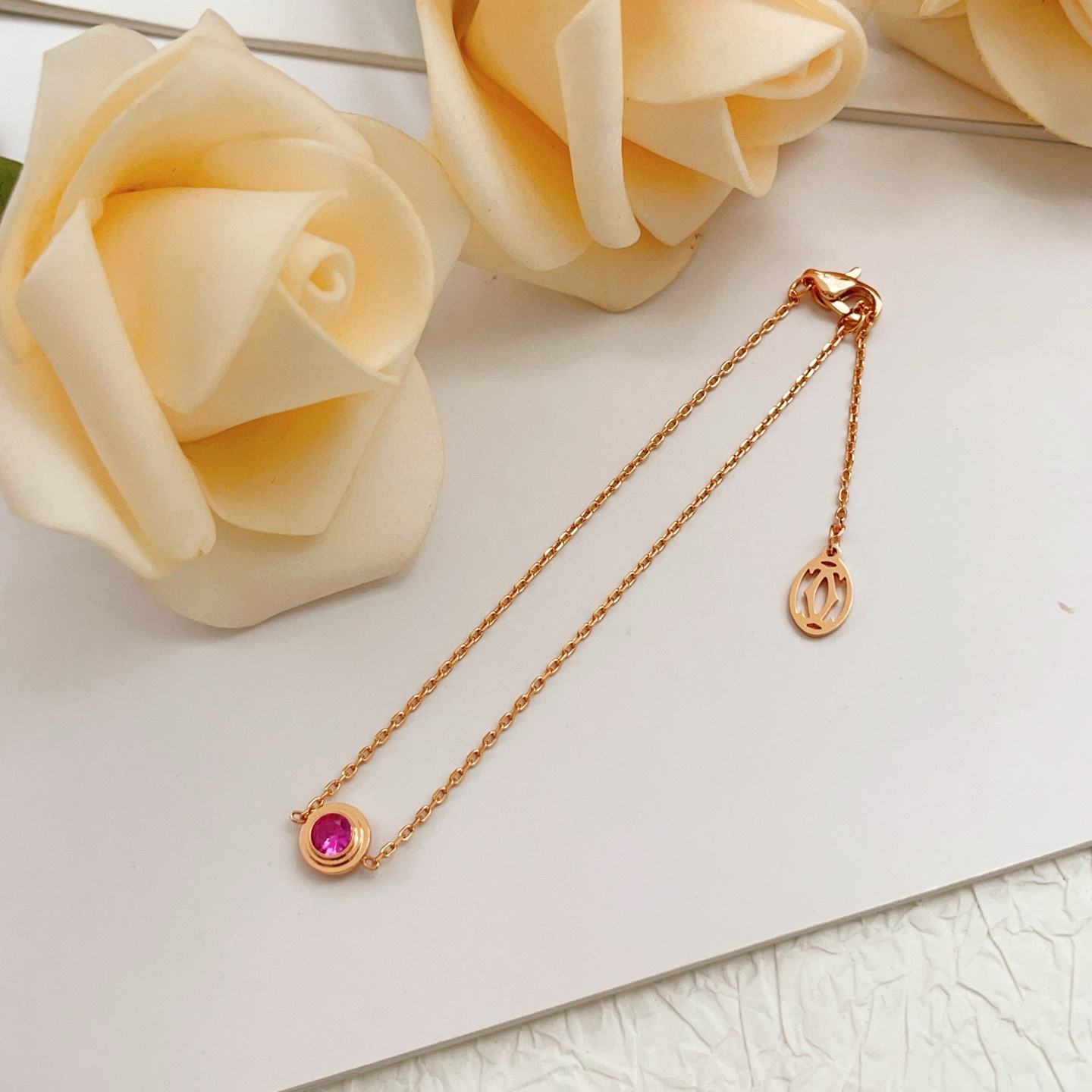 Cartier Cartier*卡地亚最新款，非常的上镜‼ 设计很特别值得入手 高级手工坊系列