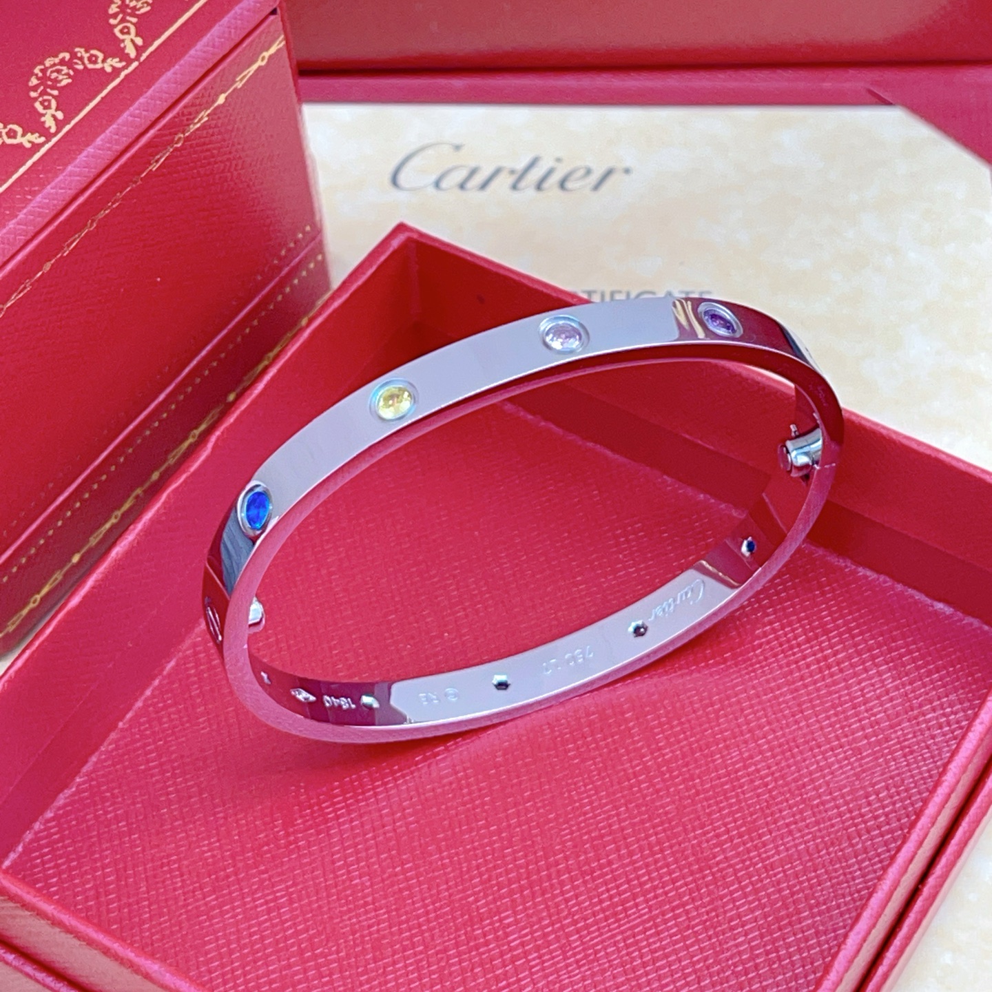 Cartier Cartie*最新款，非常的上镜‼ 设计很特别值得入手 高级手工坊系列