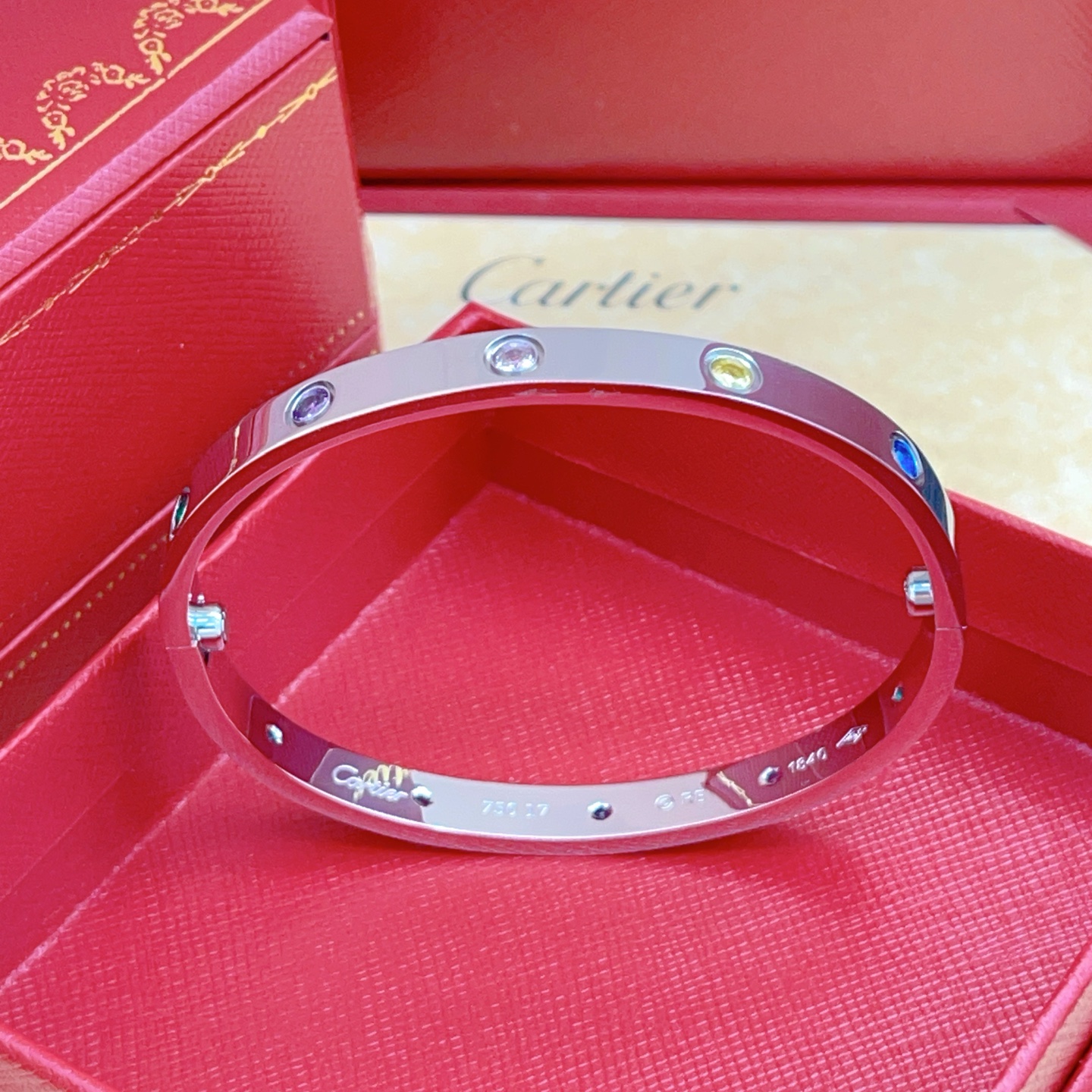 Cartier Cartie*最新款，非常的上镜‼ 设计很特别值得入手 高级手工坊系列
