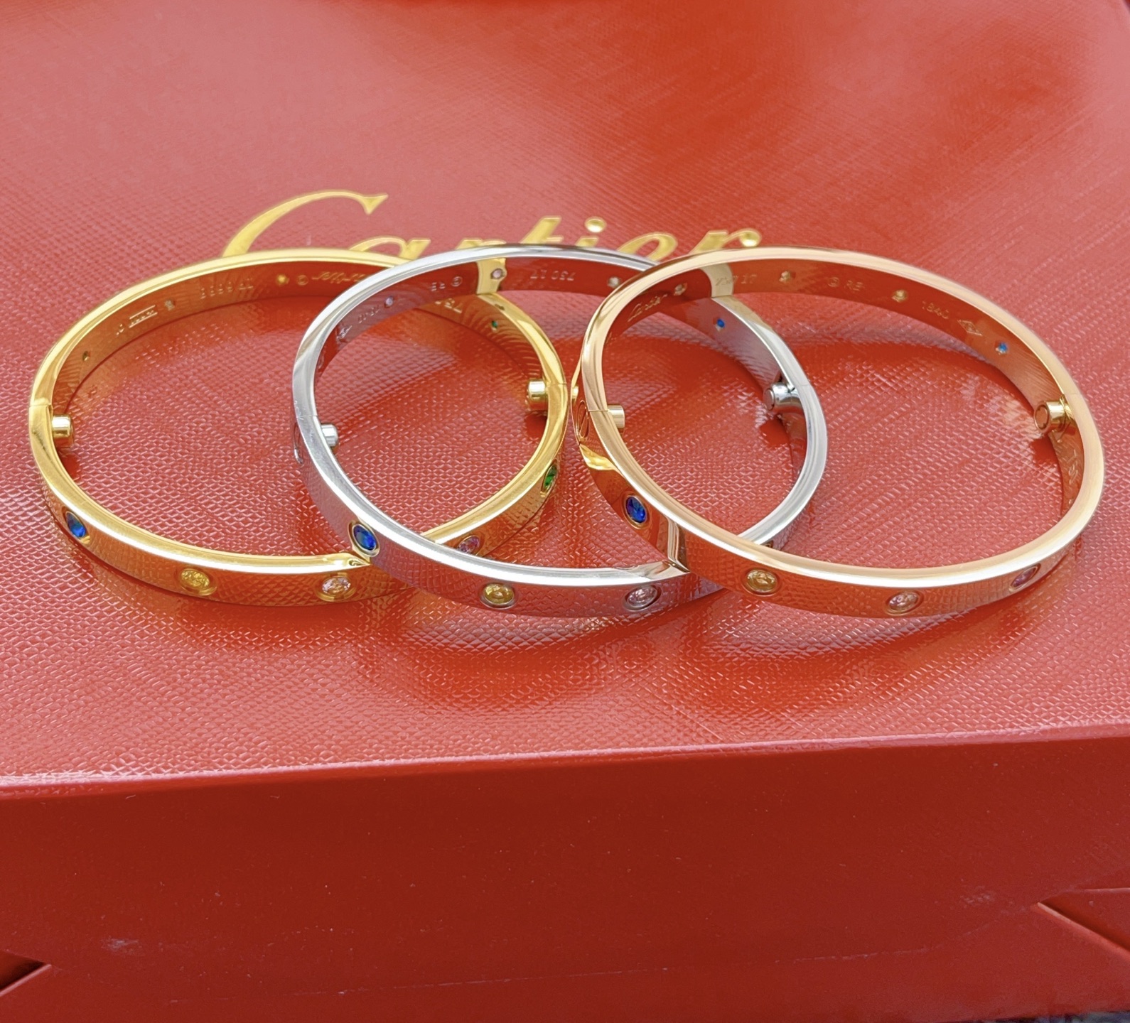 Cartier Cartie*最新款，非常的上镜‼ 设计很特别值得入手 高级手工坊系列