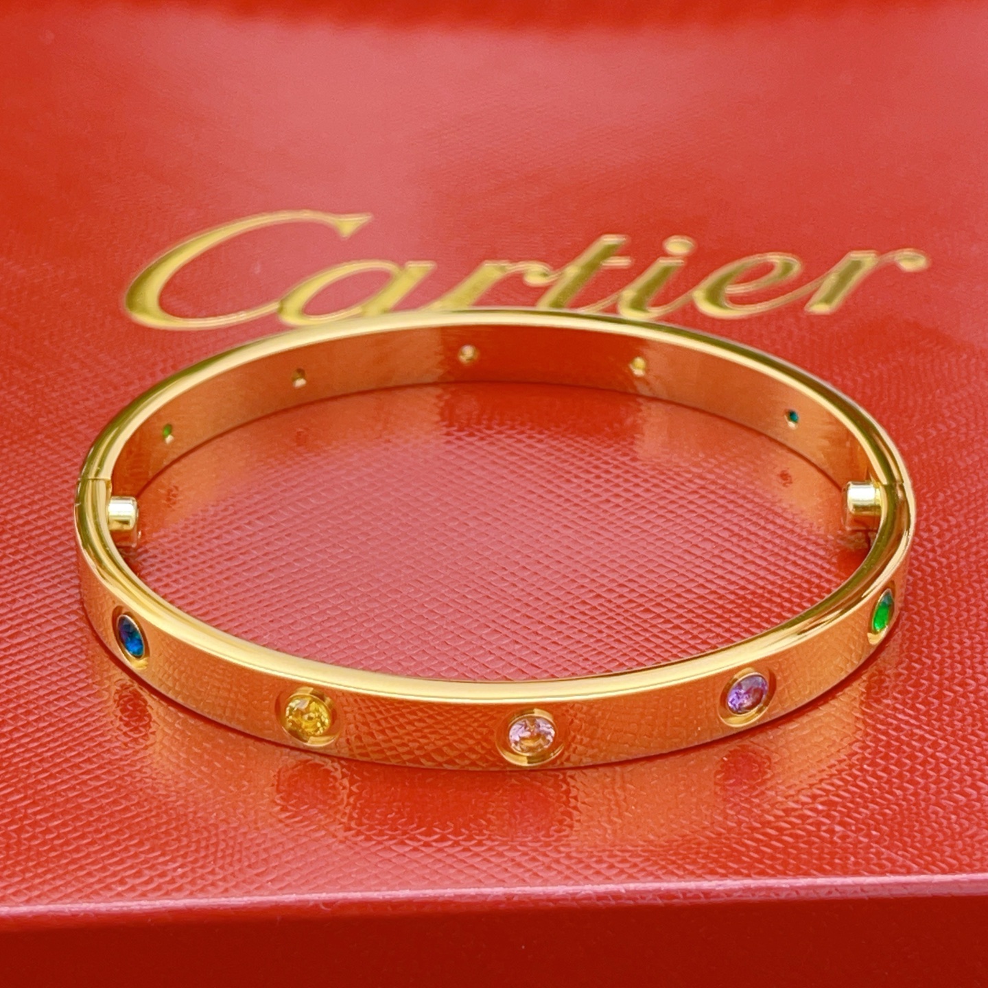 Cartier Cartie*最新款，非常的上镜‼ 设计很特别值得入手 高级手工坊系列