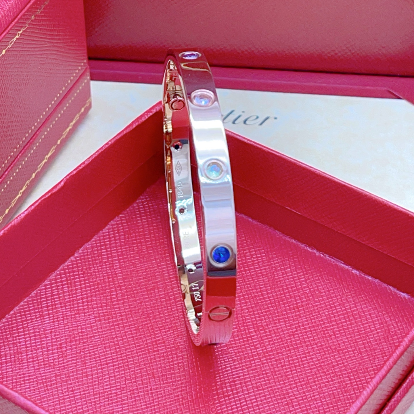 Cartier Cartie*最新款，非常的上镜‼ 设计很特别值得入手 高级手工坊系列