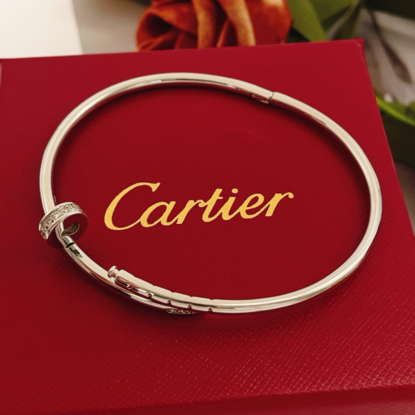 Cartier Cartie*最新款，非常的上镜‼ 设计很特别值得入手 高级手工坊系列