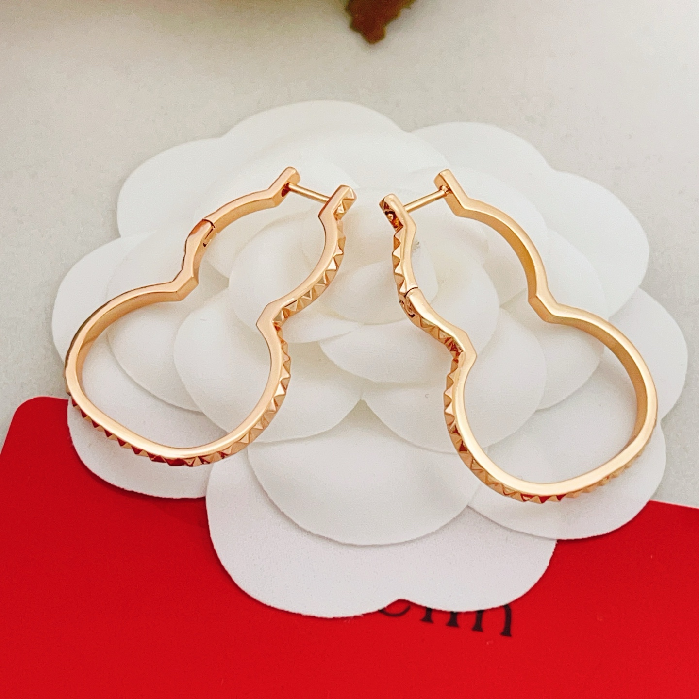 Qeelin Qeelin 麒麟最新款，非常的上镜‼ 设计很特别值得入手 高级手工坊系列