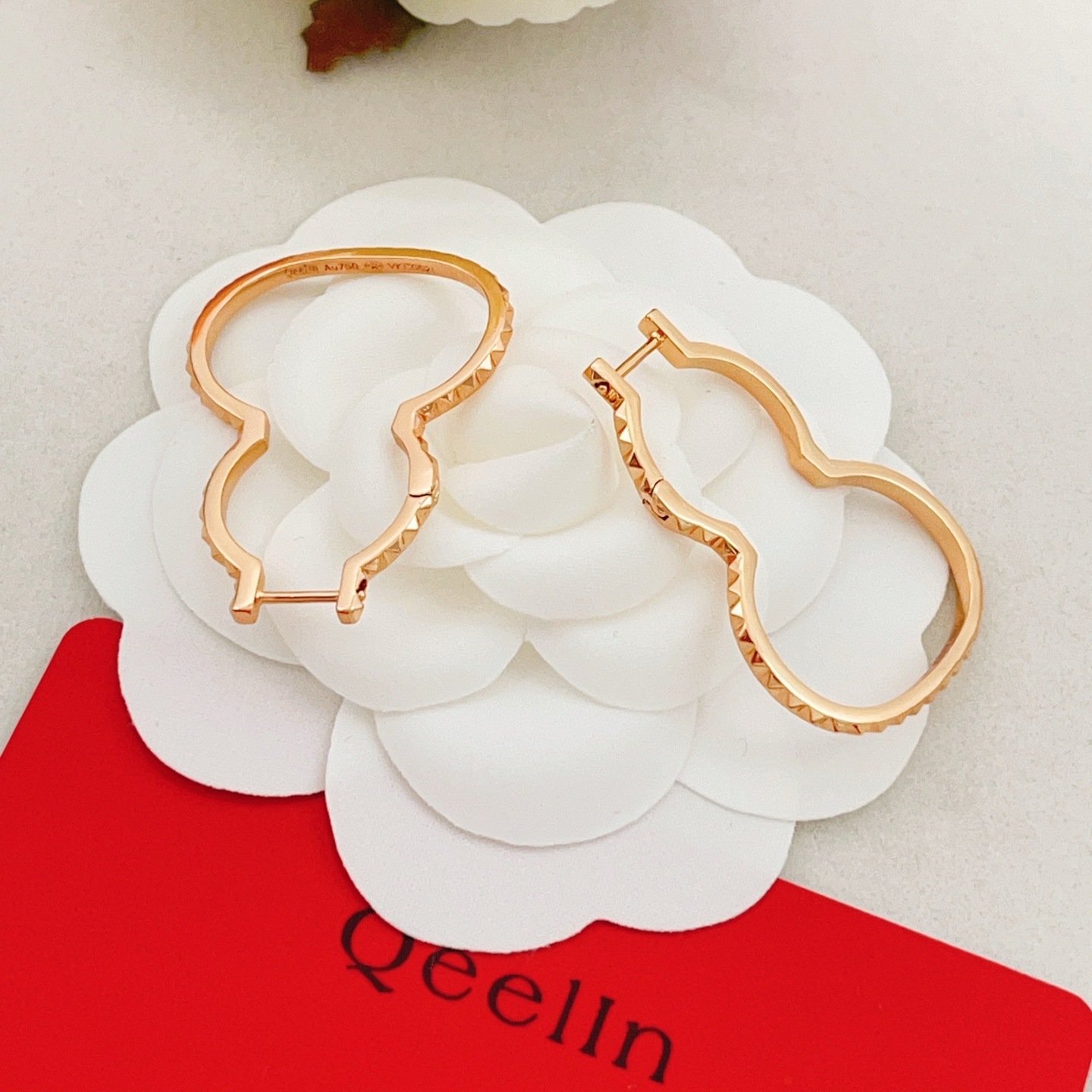 Qeelin Qeelin 麒麟最新款，非常的上镜‼ 设计很特别值得入手 高级手工坊系列