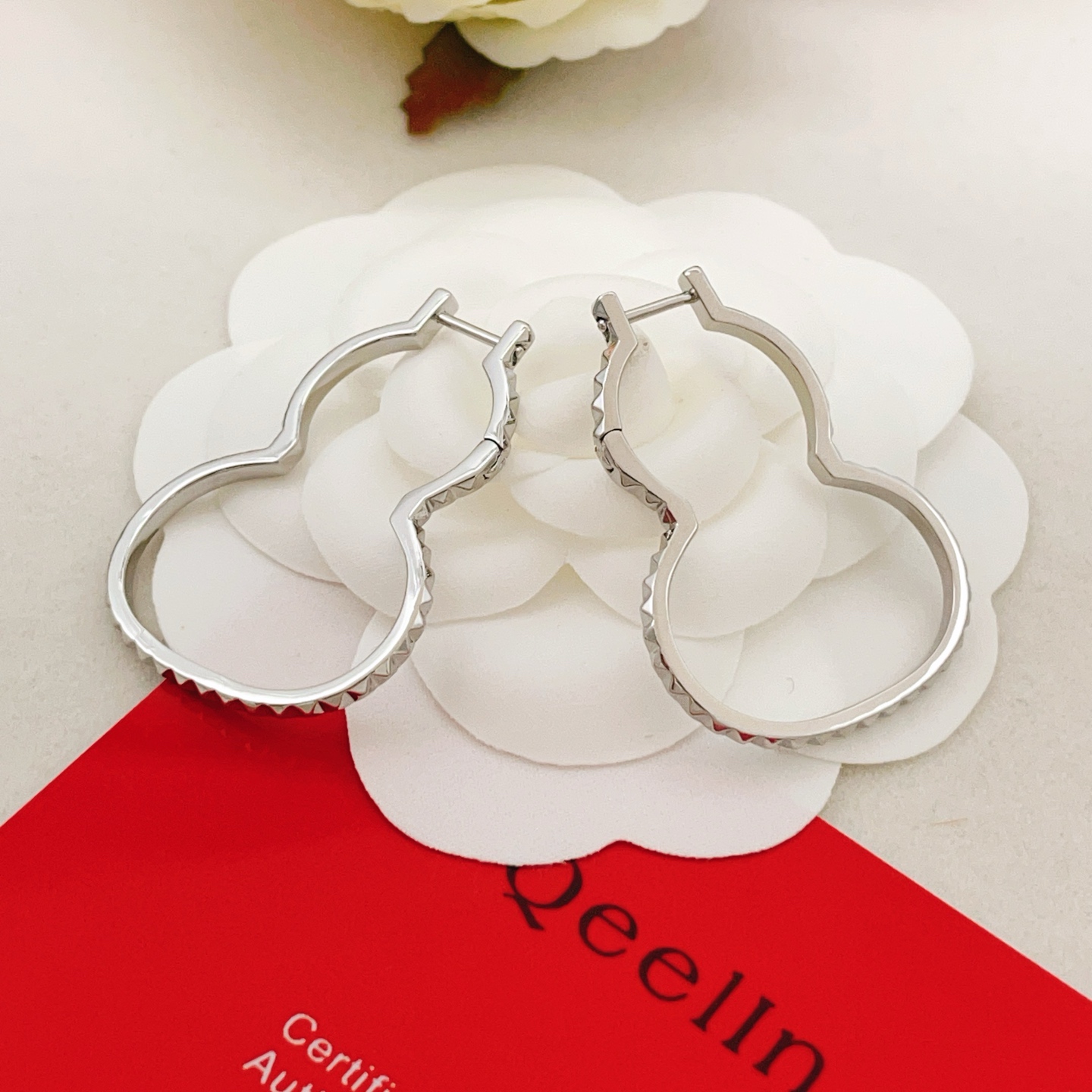 Qeelin Qeelin 麒麟最新款，非常的上镜‼ 设计很特别值得入手 高级手工坊系列