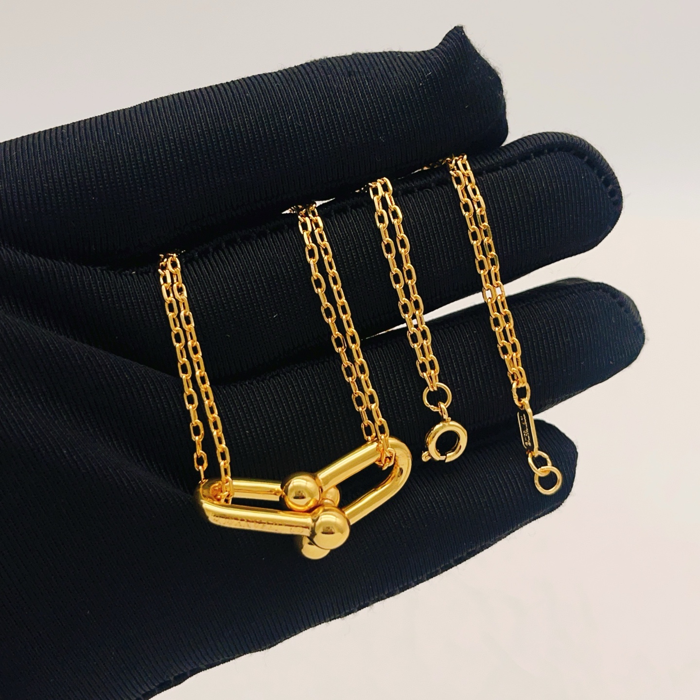 【Tiffany*帝芙尼最新款🆕🆕金色双链光面双U项链】一致官网黄铜材质，非常的上镜‼️设计很特别值得入