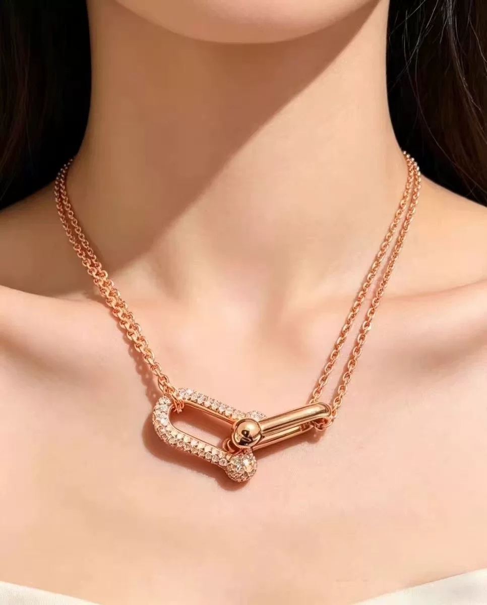 【Tiffany*帝芙尼最新款🆕🆕玫瑰金双链镶钻双U项链】一致官网黄铜材质，非常的上镜‼️设计很特别值得