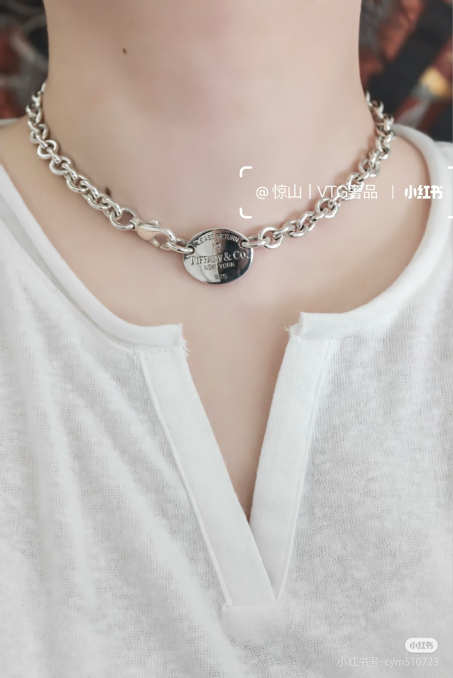 【Tiffany*帝芙尼最新款🆕🆕银色光面圆形项链】一致官网黄铜材质，非常的上镜‼️设计很特别值得入手。