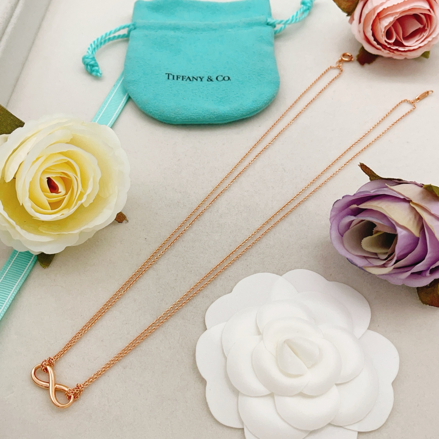 【Tiffany*帝芙尼最新款🆕🆕玫瑰金双链8字项链】一致官网黄铜材质，非常的上镜‼️设计很特别值得入手
