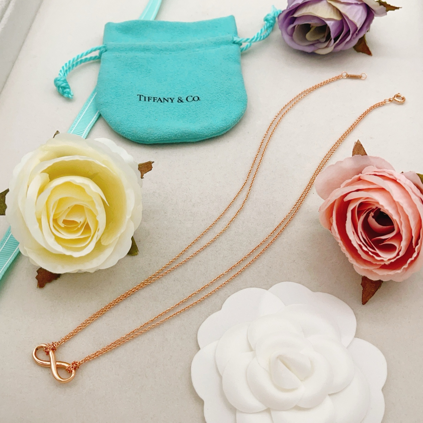 【Tiffany*帝芙尼最新款🆕🆕玫瑰金双链8字项链】一致官网黄铜材质，非常的上镜‼️设计很特别值得入手