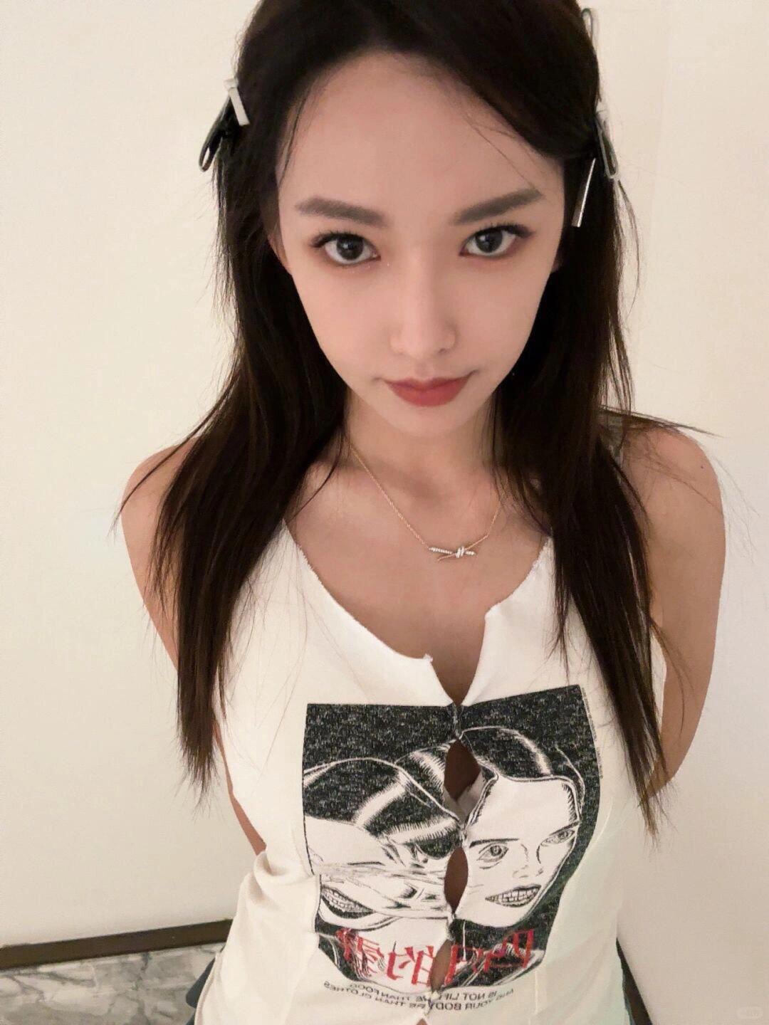 【Tiffany*帝芙尼最新款🆕🆕金色白钻绳结项链】一致官网黄铜材质，非常的上镜‼️设计很特别值得入手。