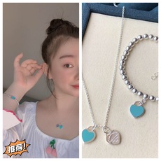 【Tiffany*帝芙尼最新款🆕🆕银色双爱心红爱心项链】一致官网黄铜材质,非常的上镜‼️设计很特别值得入 【Tiffany*帝芙尼最新款🆕🆕银色双爱心红爱心项链】一致官网黄铜材质,非常的上镜‼️设计很特别值得入