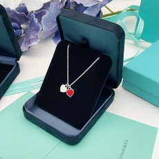 【Tiffany*帝芙尼最新款🆕🆕银色双爱心红爱心项链】一致官网黄铜材质,非常的上镜‼️设计很特别值得入 【Tiffany*帝芙尼最新款🆕🆕银色双爱心红爱心项链】一致官网黄铜材质,非常的上镜‼️设计很特别值得入
