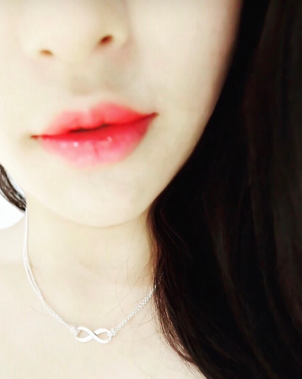 【Tiffany*帝芙尼最新款🆕🆕银色双链8字项链】一致官网黄铜材质，非常的上镜‼️设计很特别值得入手。