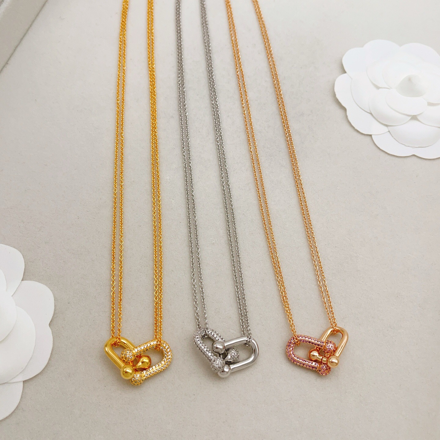 【Tiffany*帝芙尼最新款🆕🆕玫瑰金紫钻双链马蹄项链】一致官网黄铜材质，非常的上镜‼️设计很特别值得