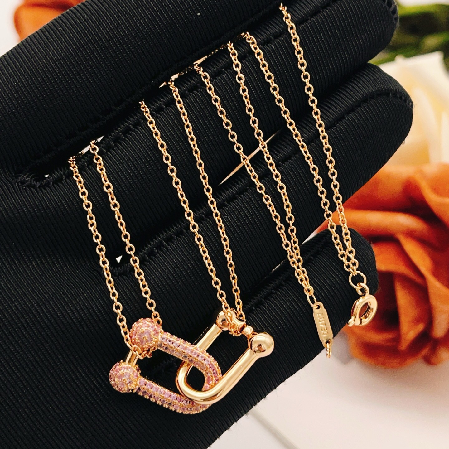 【Tiffany*帝芙尼最新款🆕🆕玫瑰金紫钻双链马蹄项链】一致官网黄铜材质，非常的上镜‼️设计很特别值得