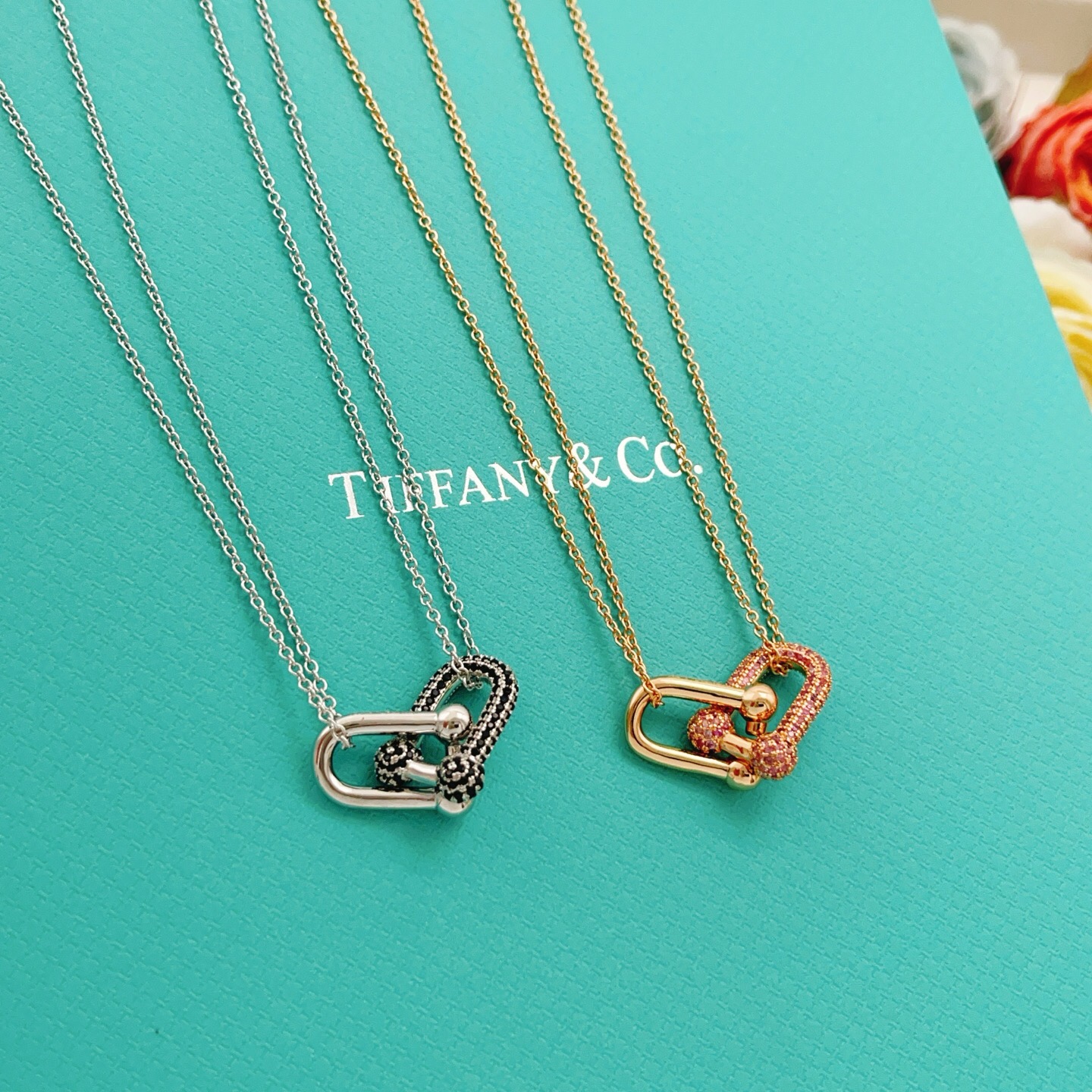 【Tiffany*帝芙尼最新款🆕🆕玫瑰金紫钻双链马蹄项链】一致官网黄铜材质，非常的上镜‼️设计很特别值得