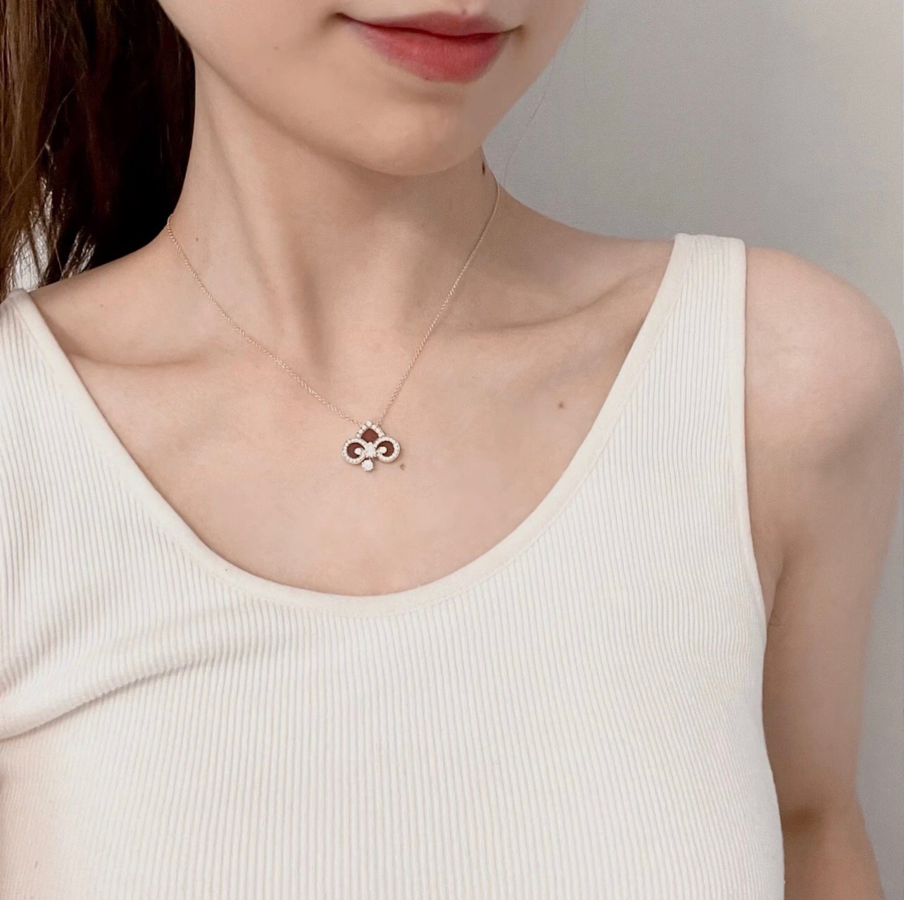 【Tiffany*帝芙尼最新款🆕🆕玫瑰金镶钻马眼爱心项链】一致官网黄铜材质，非常的上镜‼️设计很特别值得