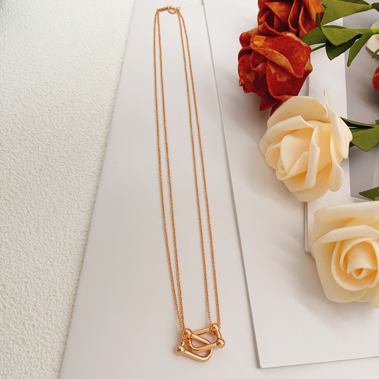 【Tiffany*帝芙尼最新款🆕🆕玫瑰金双链光面马蹄项链】一致官网黄铜材质，非常的上镜‼️设计很特别值得