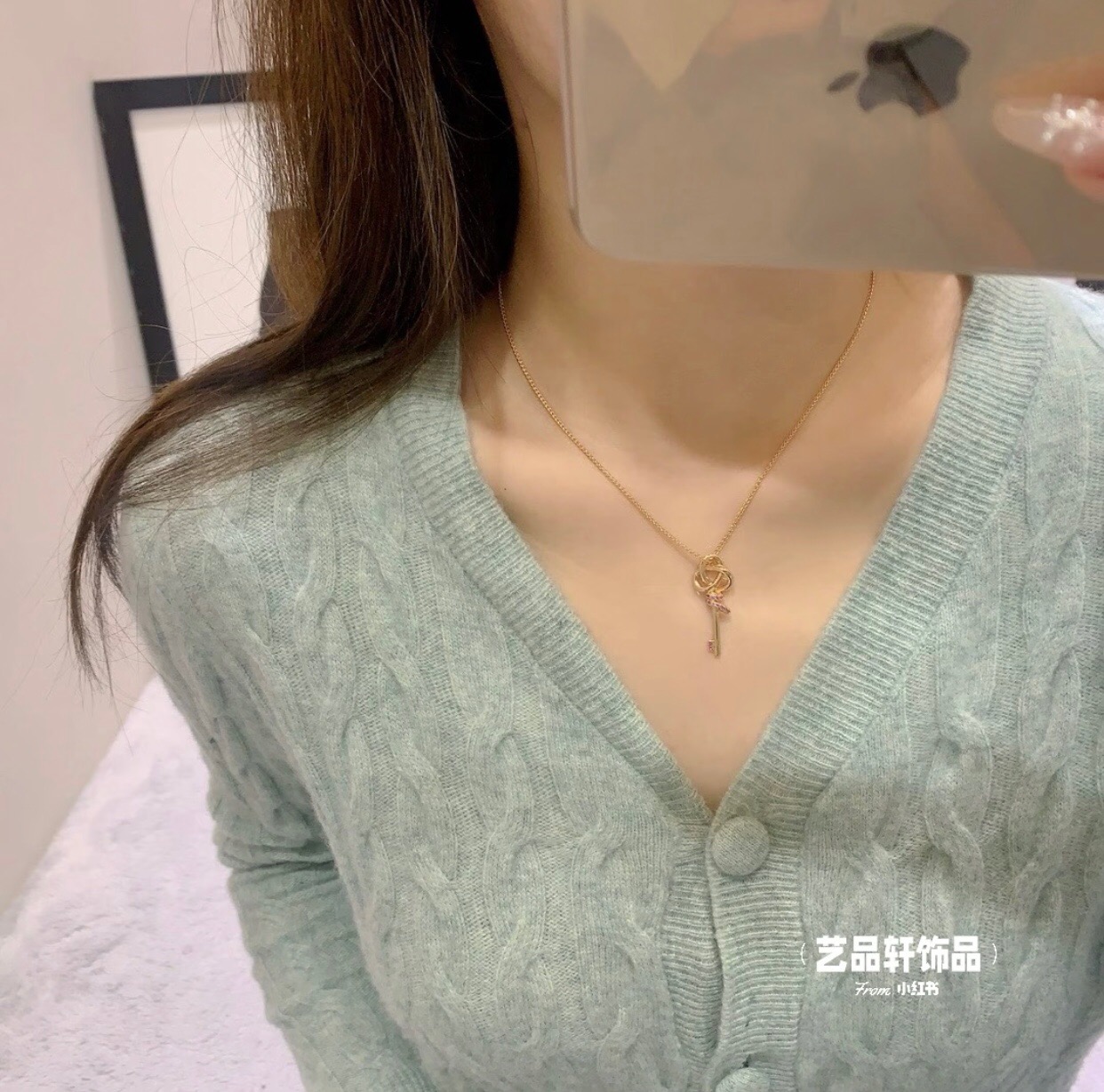 【Tiffany*帝芙尼最新款🆕🆕玫瑰金镶钻锁匙项链】一致官网黄铜材质，非常的上镜‼️设计很特别值得入手