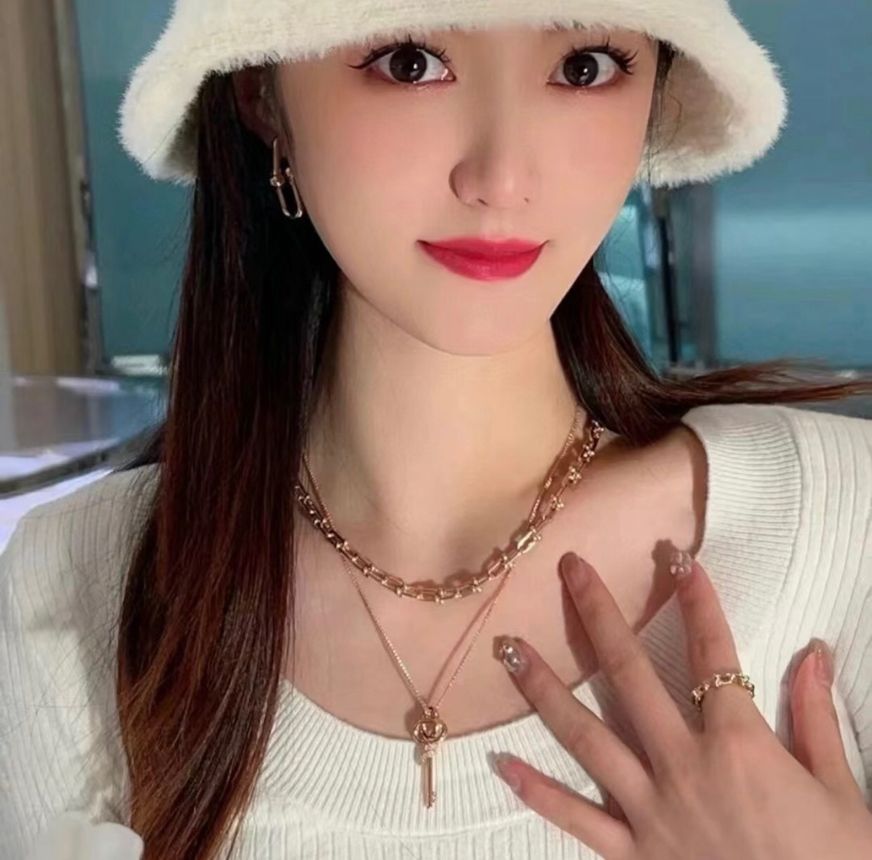 【Tiffany*帝芙尼最新款🆕🆕银色镶钻锁匙项链】一致官网黄铜材质，非常的上镜‼️设计很特别值得入手。