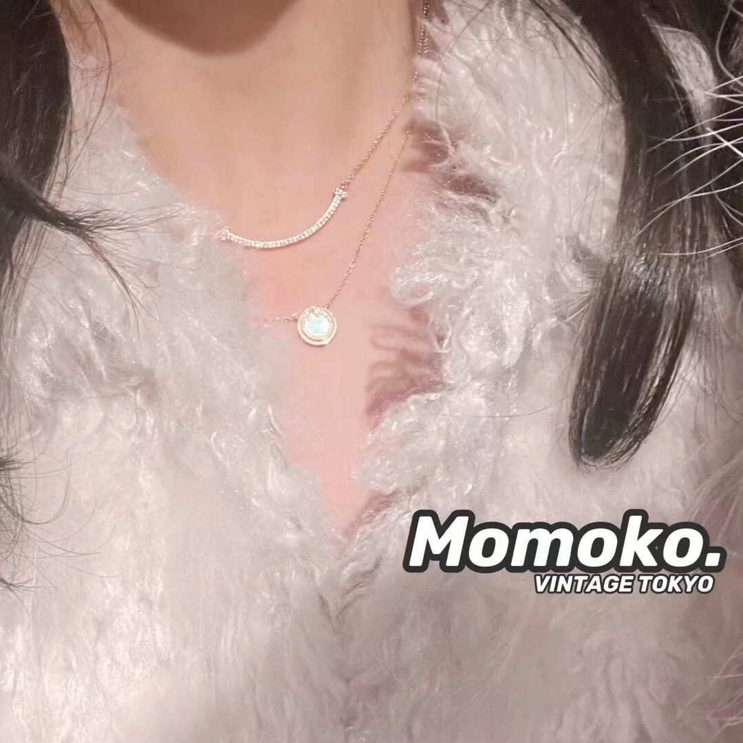 【Tiffany*帝芙尼最新款🆕🆕金色白贝钱币项链】一致官网黄铜材质，非常的上镜‼️设计很特别值得入手。