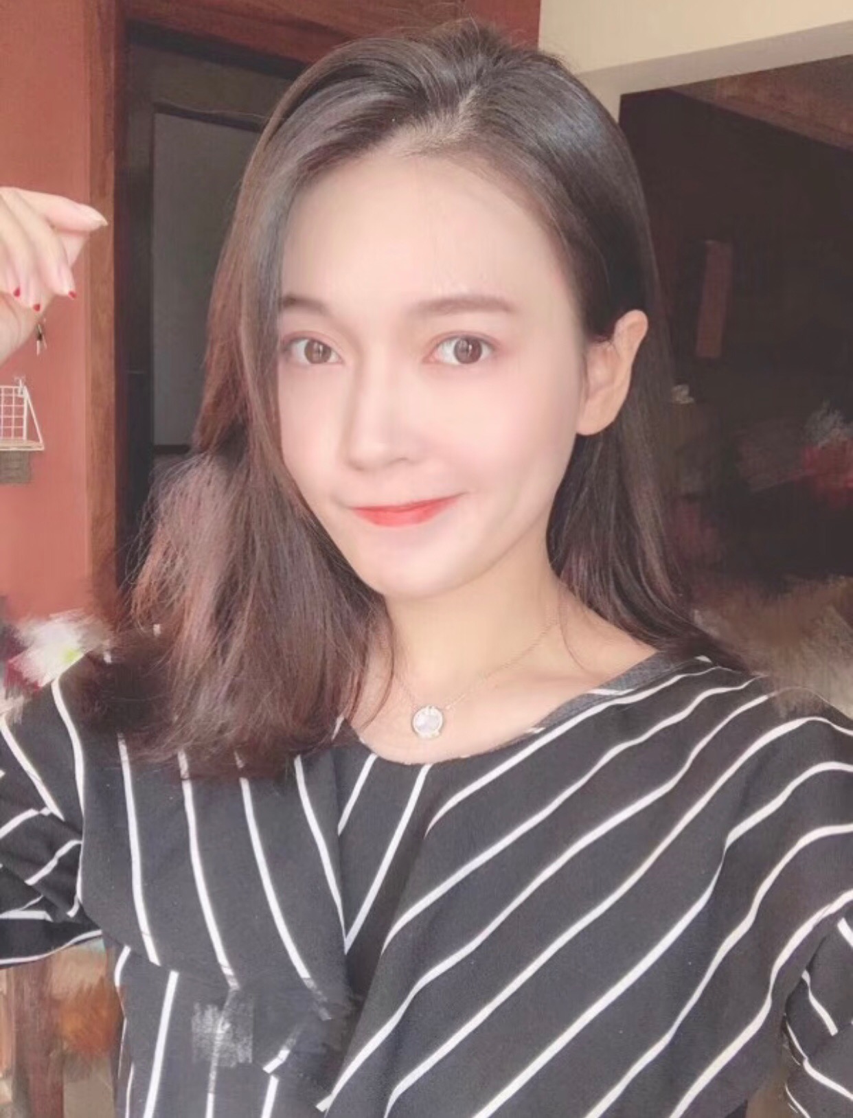 【Tiffany*帝芙尼最新款🆕🆕银色白贝钱币项链】一致官网黄铜材质，非常的上镜‼️设计很特别值得入手。