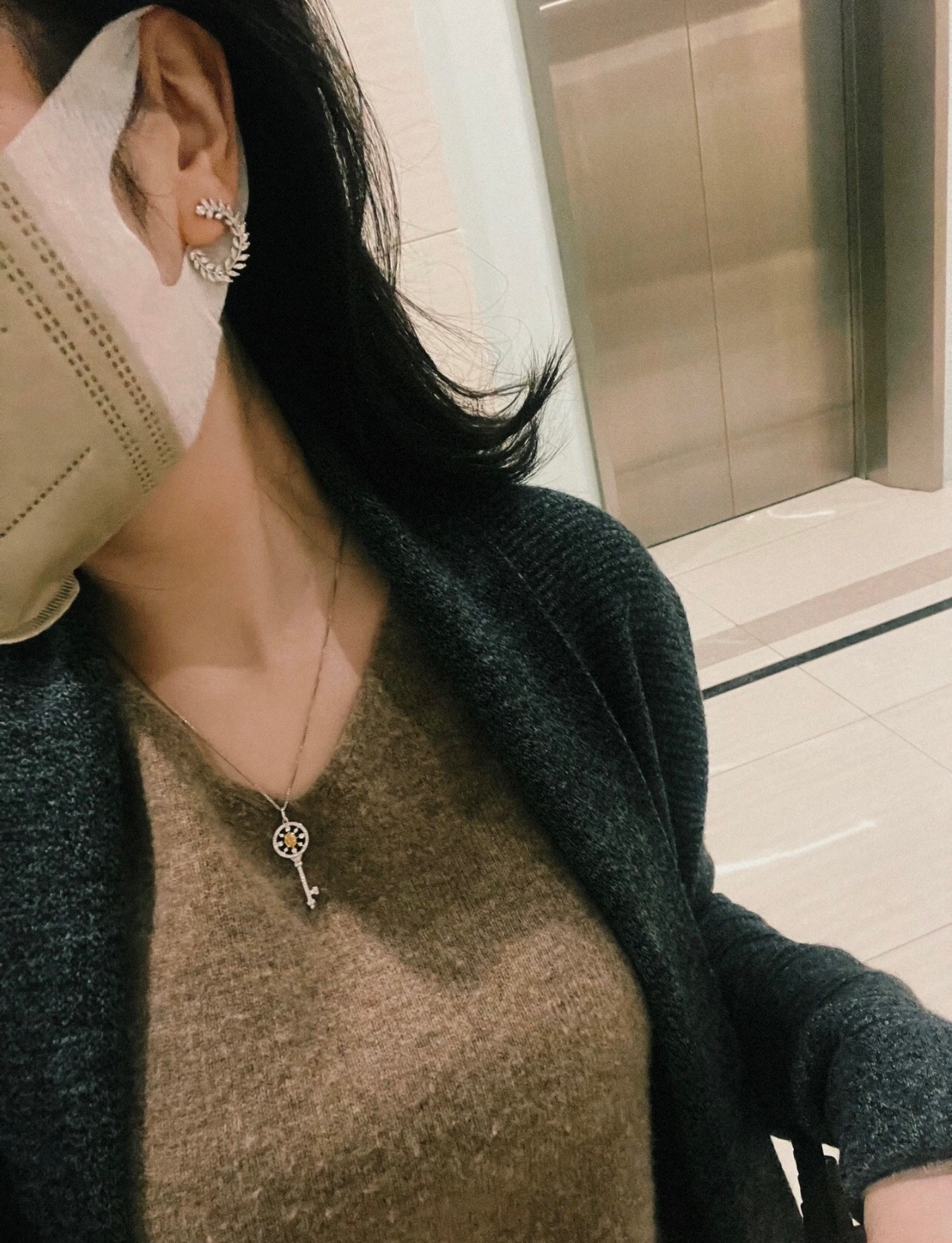 【Tiffany*帝芙尼最新款🆕🆕银色黄钻锁匙项链】一致官网黄铜材质，非常的上镜‼️设计很特别值得入手。
