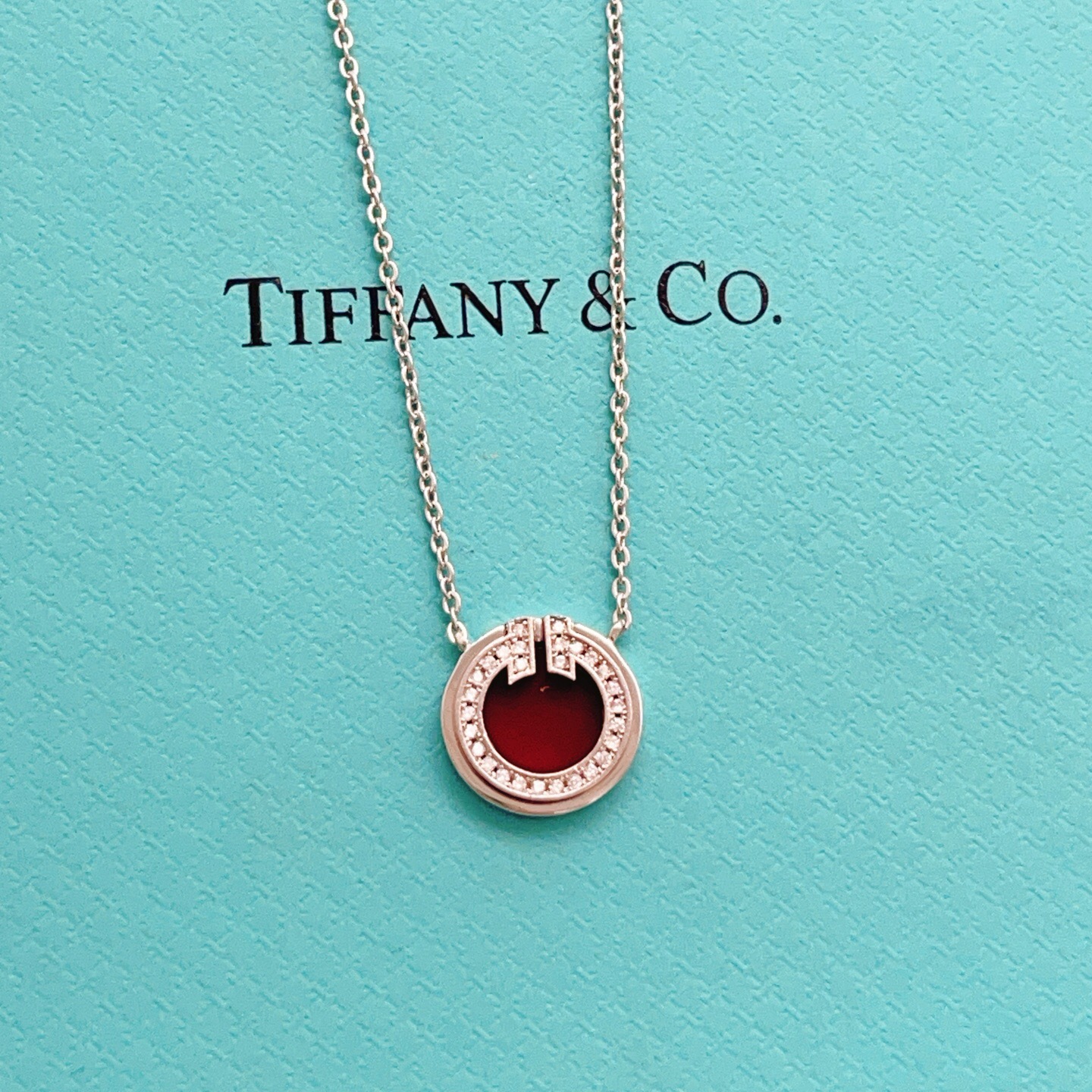 【Tiffany*帝芙尼最新款🆕🆕银色红贝钱币项链】一致官网黄铜材质，非常的上镜‼️设计很特别值得入手。