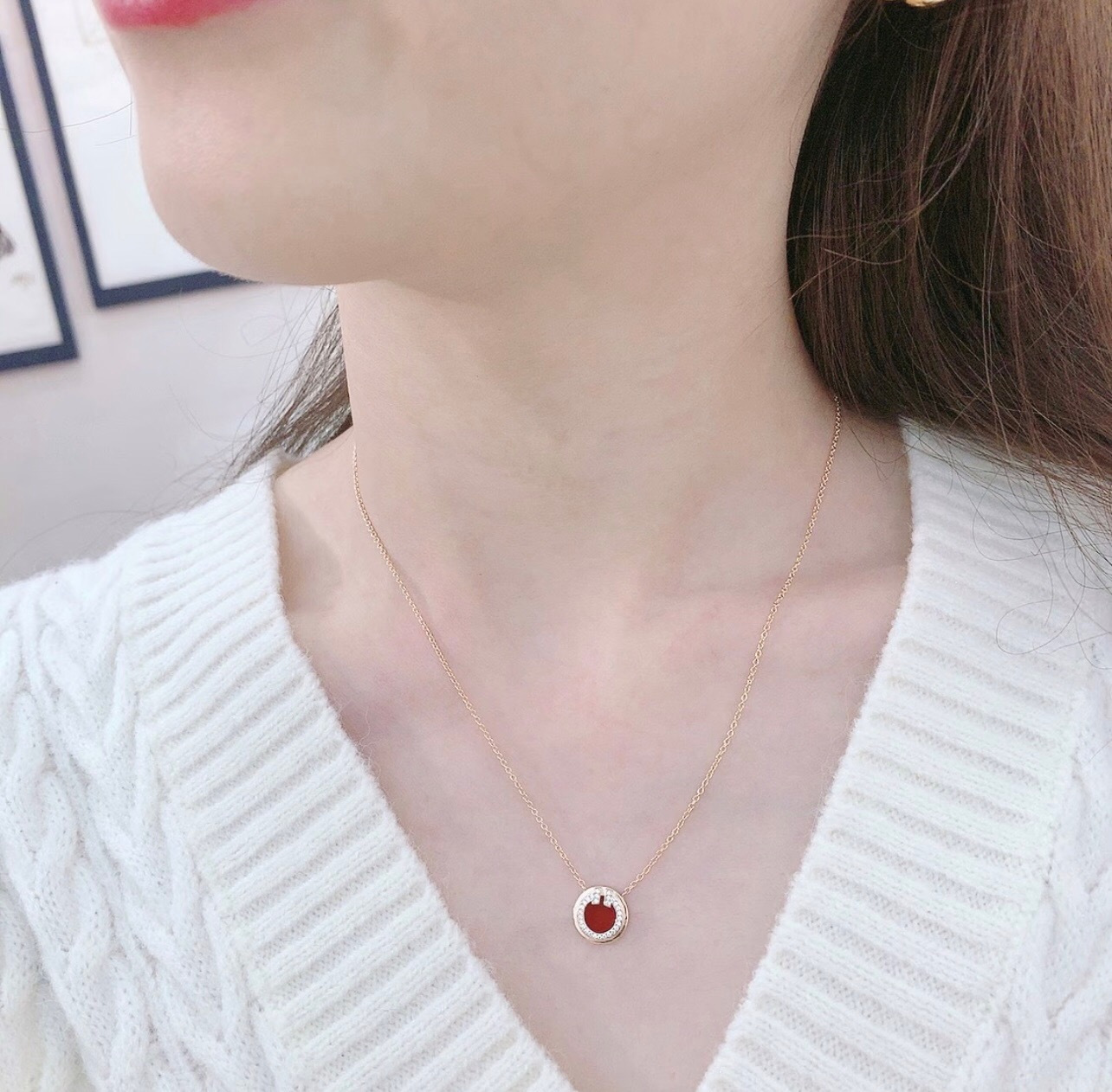 【Tiffany*帝芙尼最新款🆕🆕玫瑰金红贝钱币项链】一致官网黄铜材质，非常的上镜‼️设计很特别值得入手