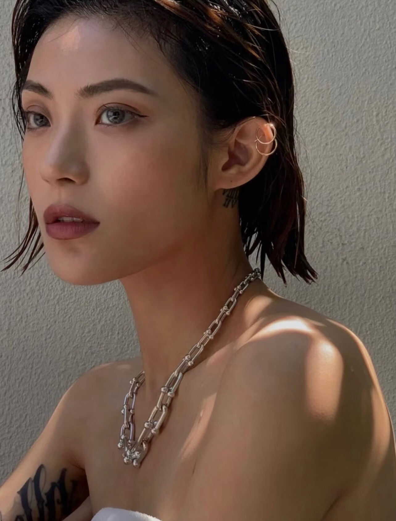 【Tiffany*帝芙尼最新款🆕🆕金色光面马蹄项链】一致官网黄铜材质，非常的上镜‼️设计很特别值得入手。