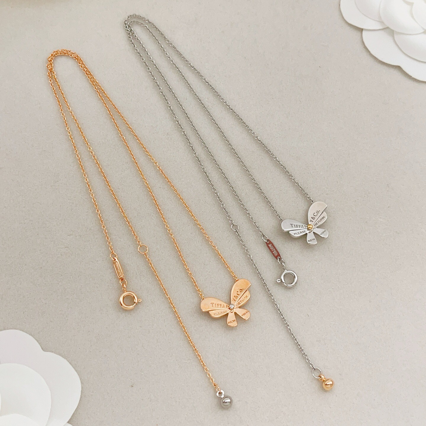 【Tiffany*帝芙尼最新款🆕🆕玫瑰金蝴蝶项链】一致官网黄铜材质，非常的上镜‼️设计很特别值得入手。高