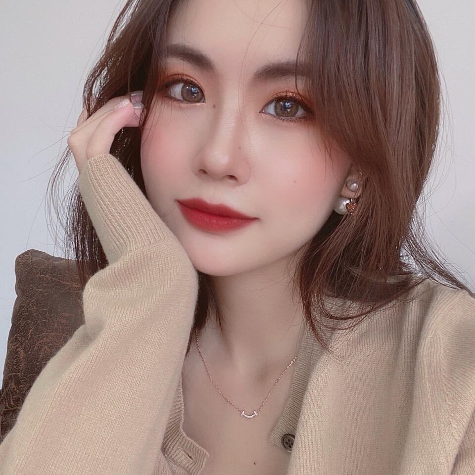 【Tiffany*帝芙尼最新款🆕🆕金色光面笑脸小号项链】一致官网黄铜材质，非常的上镜‼️设计很特别值得入