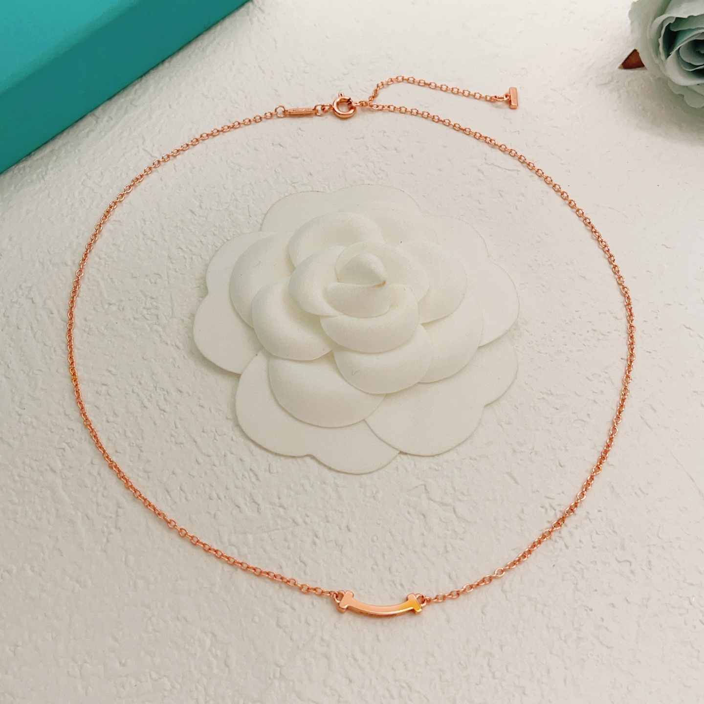 【Tiffany*帝芙尼最新款🆕🆕玫瑰金光面笑脸小号项链】一致官网黄铜材质，非常的上镜‼️设计很特别值得