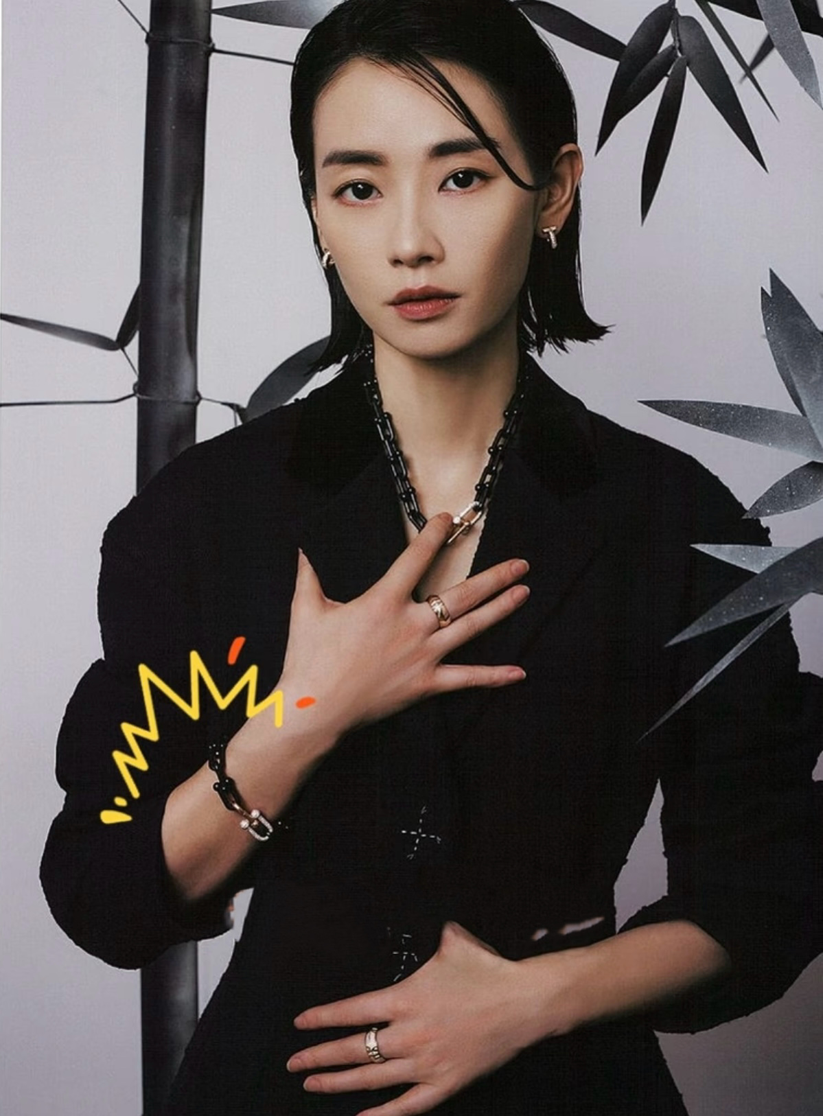【Tiffany*帝芙尼最新款🆕🆕黑色镶钻马蹄手链】一致官网黄铜材质，非常的上镜‼️设计很特别值得入手。