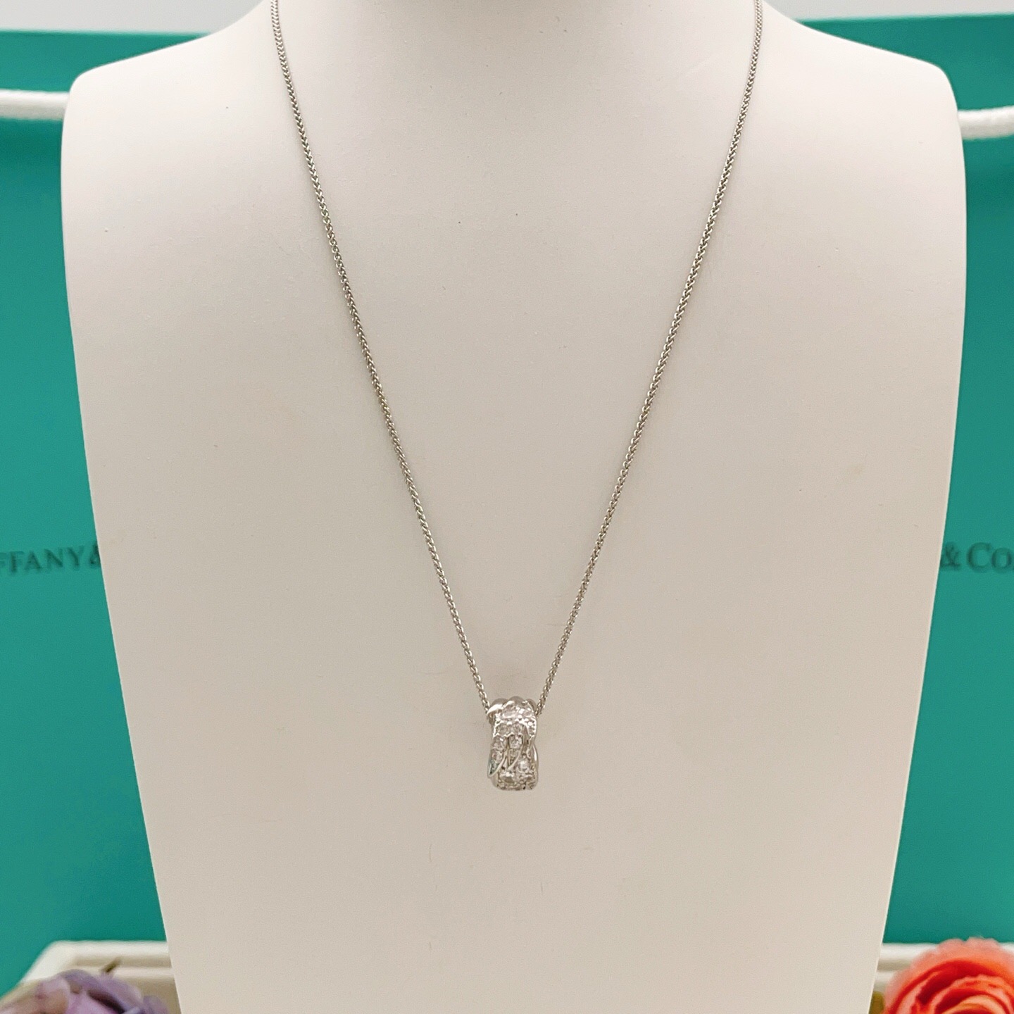 【Tiffany*帝芙尼最新款🆕🆕银色镶钻翅膀项链】一致官网黄铜材质，非常的上镜‼️设计很特别值得入手。