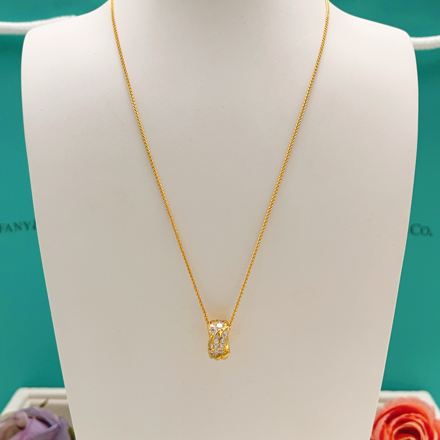 【Tiffany*帝芙尼最新款🆕🆕金色镶钻翅膀项链】一致官网黄铜材质，非常的上镜‼️设计很特别值得入手。