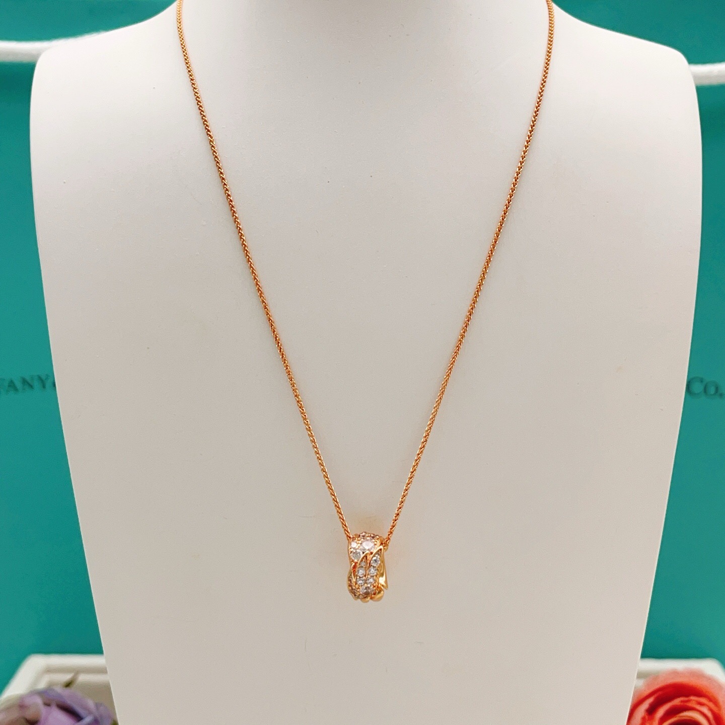 【Tiffany*帝芙尼最新款🆕🆕玫瑰金镶钻翅膀项链】一致官网黄铜材质，非常的上镜‼️设计很特别值得入手